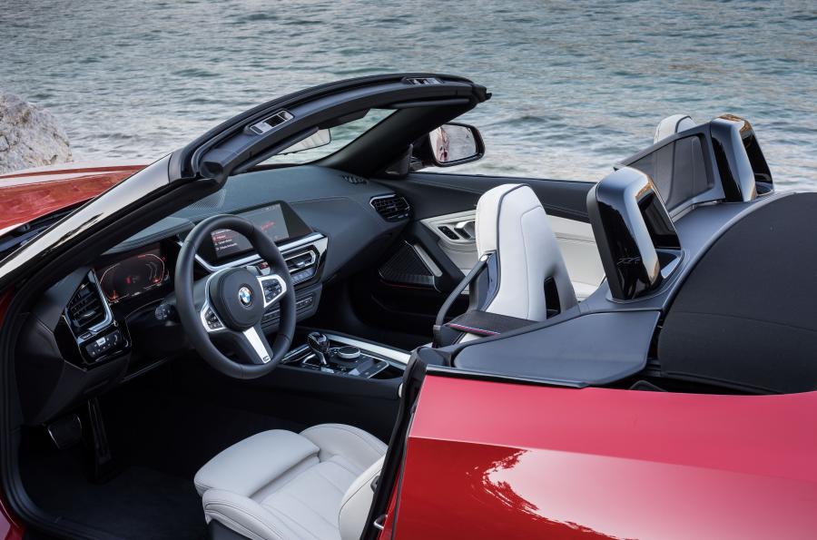 Интерьер BMW Z4 sDrive20i M Sport (G29) 2019 года  (WW) (фото 34 из 40)